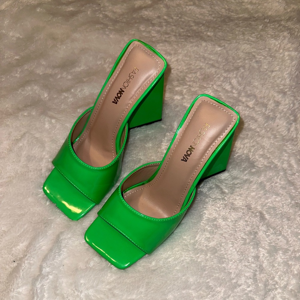 Lime green chunky block heels - Picture 11 of 15